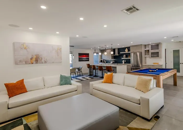 Luxury Retreat With Heated Pool, Hot Tub, Fire Pit & Game & Sleeps 12 Scottsdale