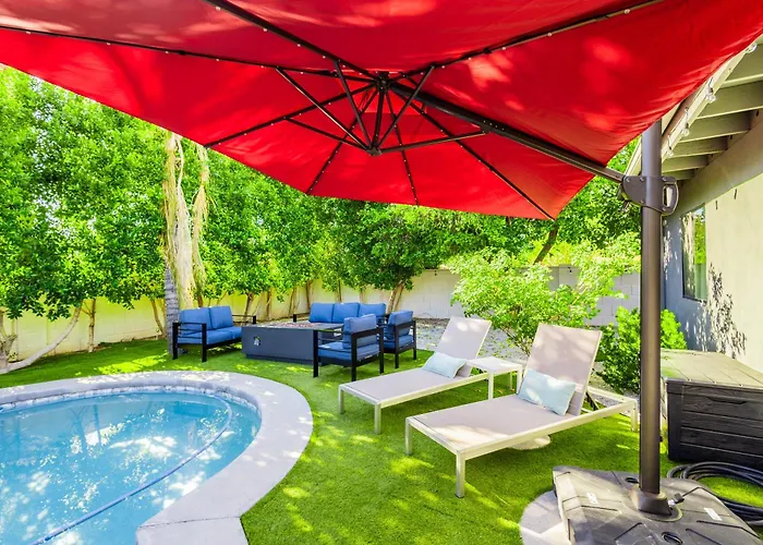 Luxury Retreat With Heated Pool, Hot Tub, Fire Pit & Game & Sleeps 12 Holiday home Scottsdale