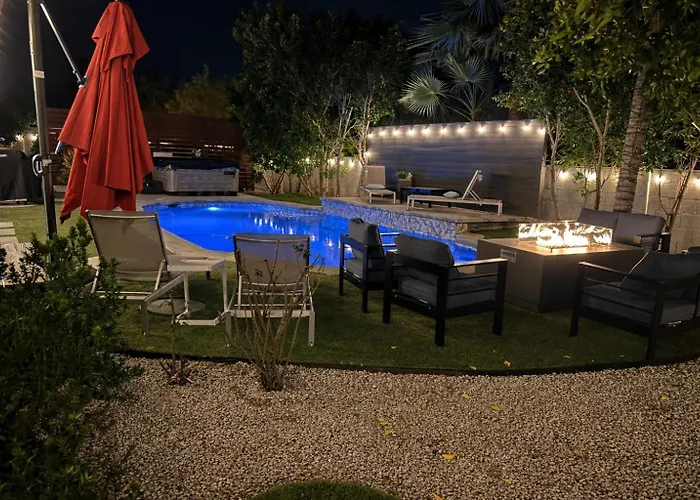 Holiday home Luxury Retreat With Heated Pool, Hot Tub, Fire Pit & Game & Sleeps 12 *