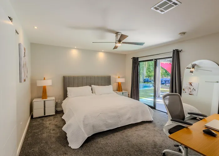 Luxury Retreat With Heated Pool, Hot Tub, Fire Pit & Game & Sleeps 12 *