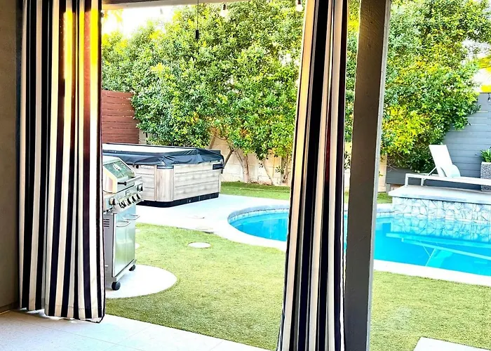 Luxury Retreat With Heated Pool, Hot Tub, Fire Pit & Game & Sleeps 12 *