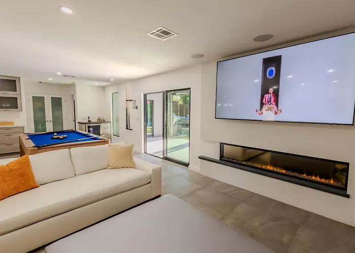 Luxury Retreat With Heated Pool, Hot Tub, Fire Pit & Game & Sleeps 12 *